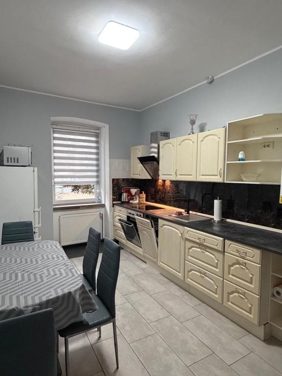 Frisch sanierte Ferienwohnung in Grabow - Two-Bedroom Apartment
