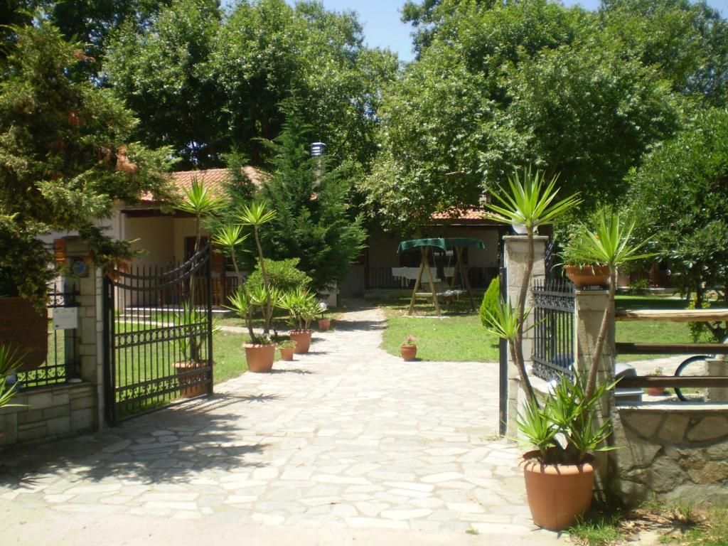 Zahrada ubytování Dodis Village