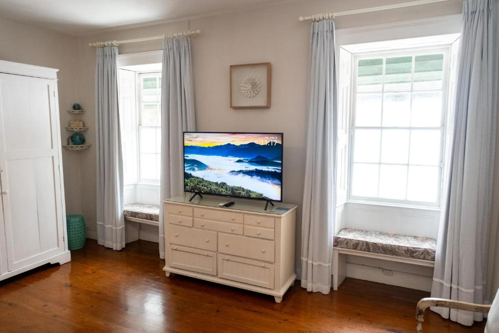 Sweetfield Manor photo
