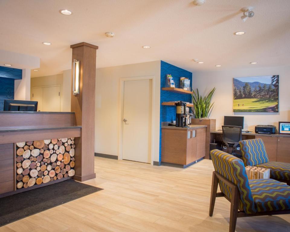 Kuchyň nebo kuchyňský kout v ubytování Accent Inns Kelowna