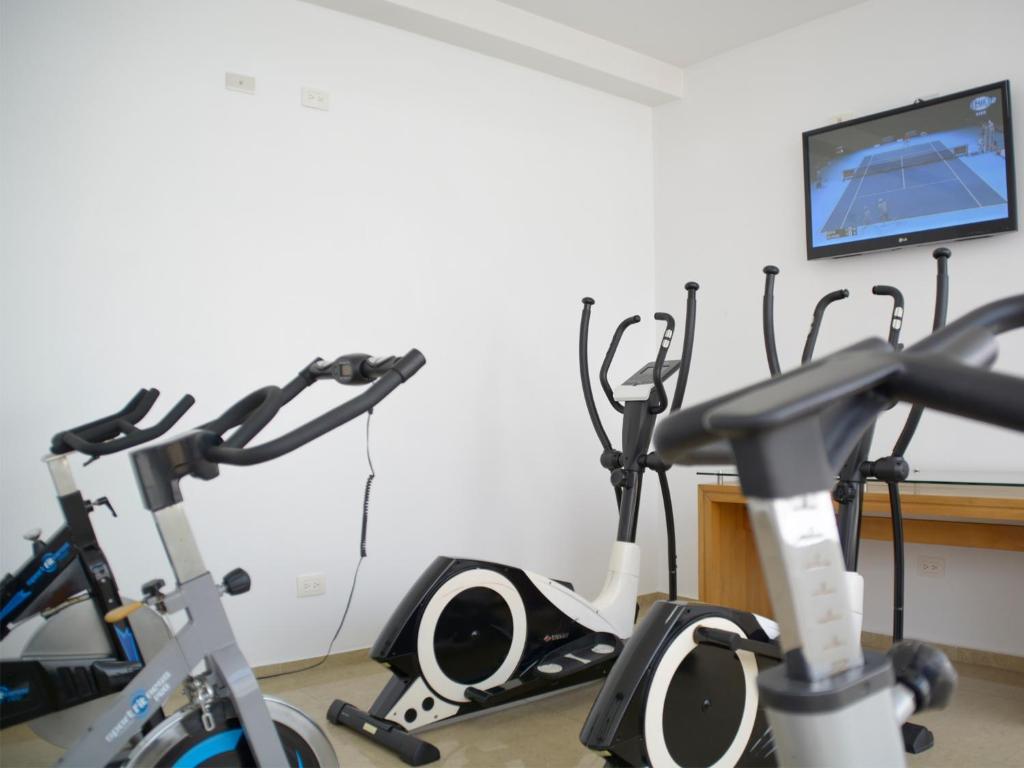 Fitness centrum a/nebo fitness zařízení v ubytování Hotel Monarca