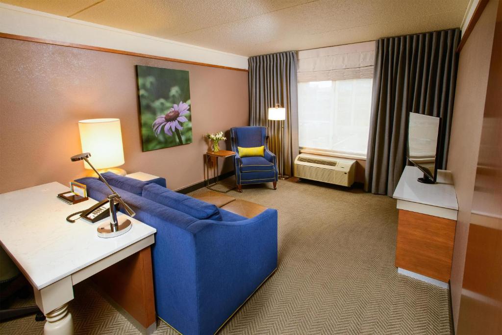 Hilton Garden Inn Rochester Downtown photo
