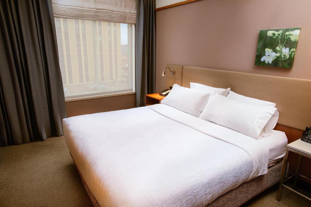 Hilton Garden Inn Rochester Downtown photo