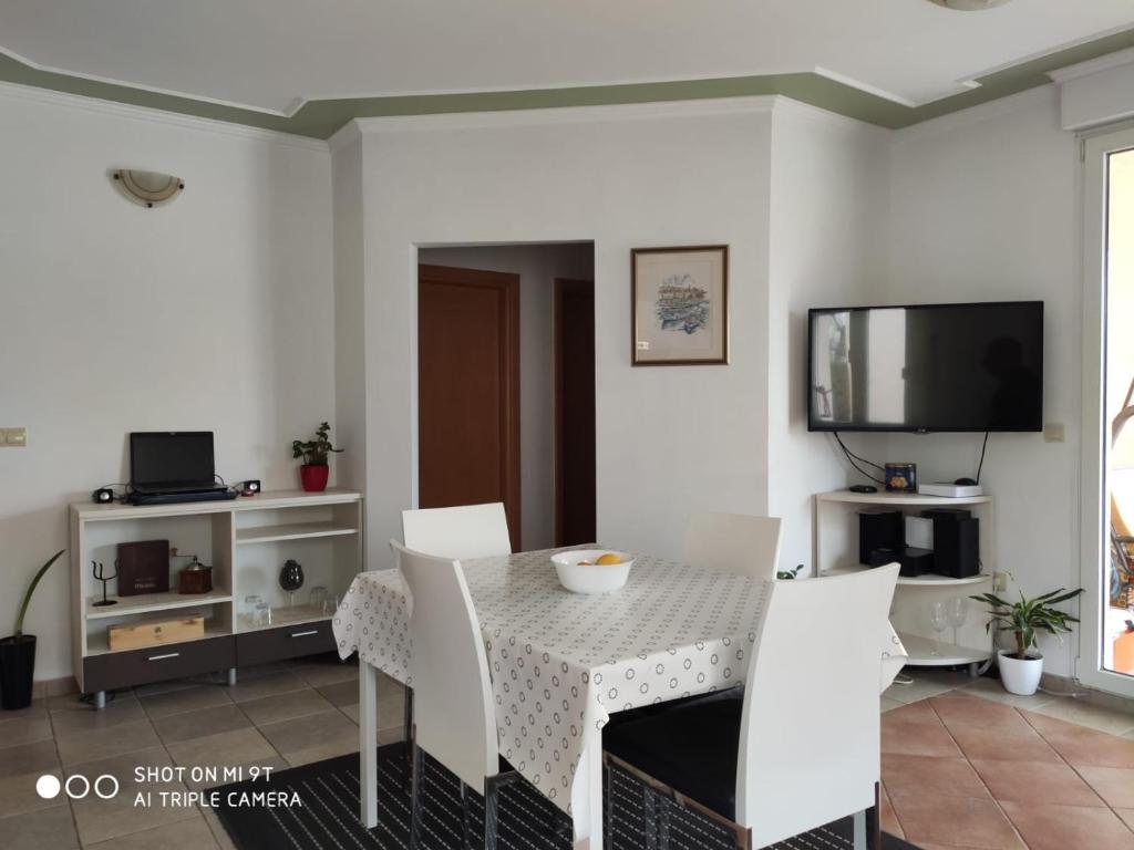 Apartments by the sea Zaboric, Sibenik - 16492
