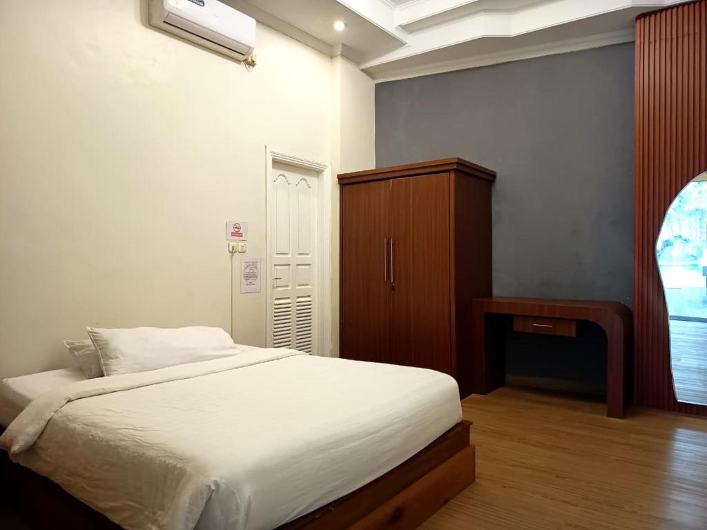 Sentosa Lodge - Double Room With Private Bathroom