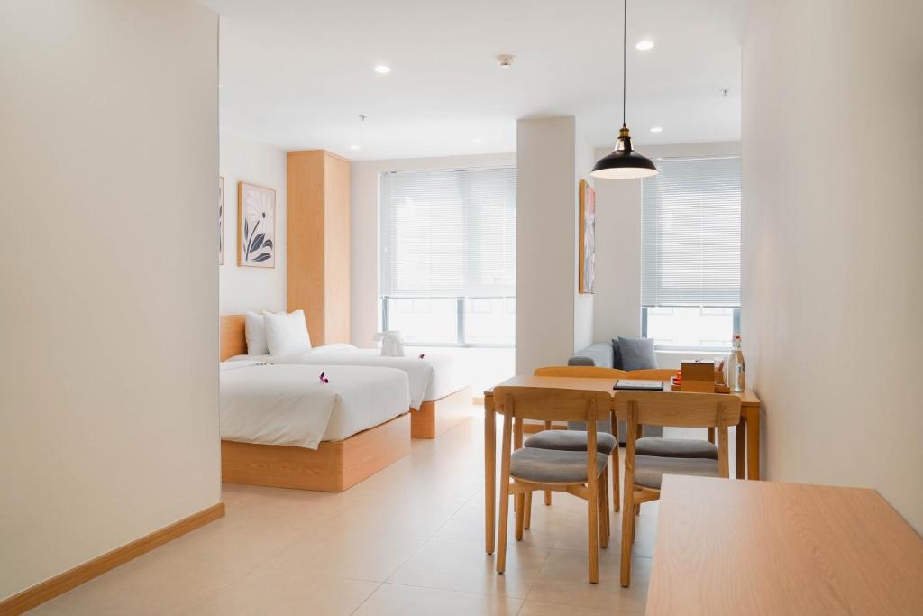 Bcons City Hotel - Housity