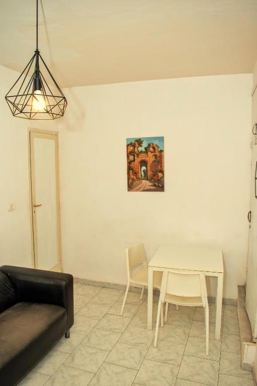 Naples Pizza Hostel - 