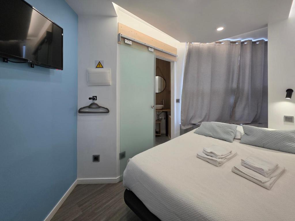 The Jolie - Apartments by the Ocean, with Free Parking - Piccola Camera Doppia