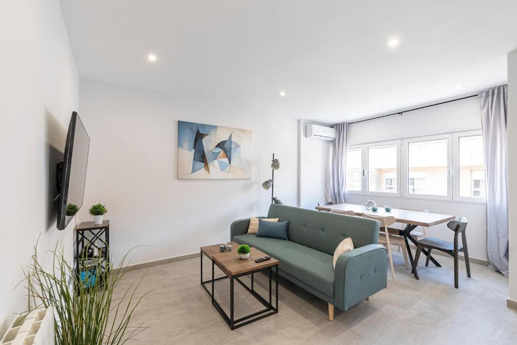 Spacious and very bright in Prosperidad
