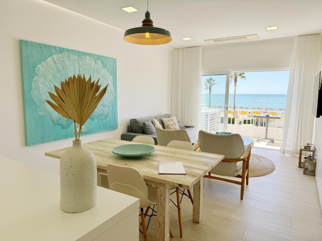 Seafront Apartment in Quarteira