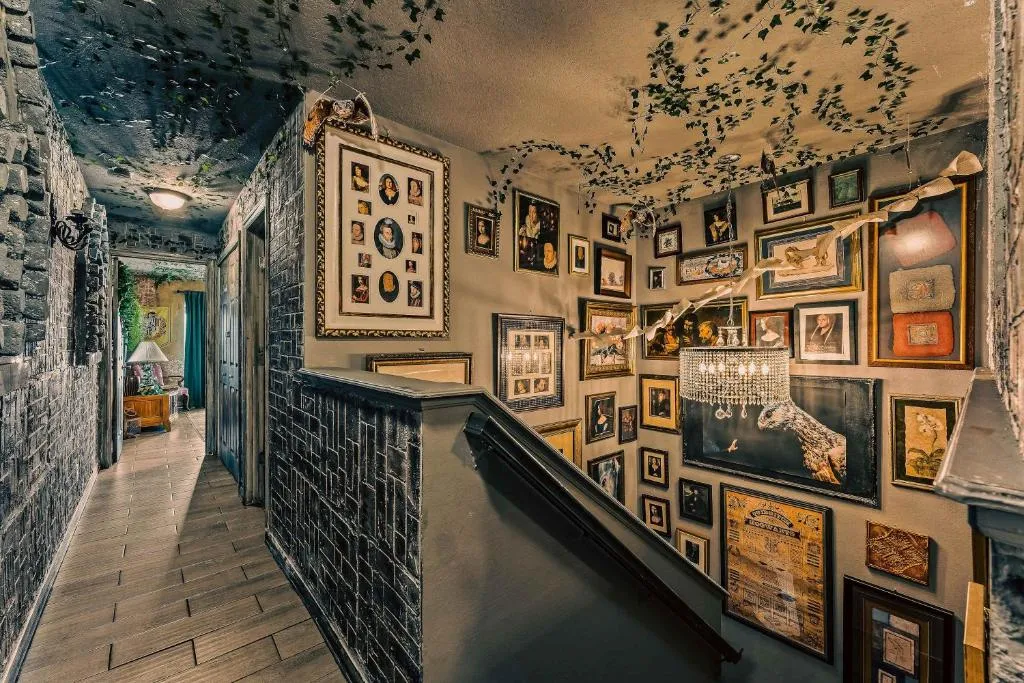 Stay at Hogwarts Harry Potter's Home, Free Parking, Pets Allowed