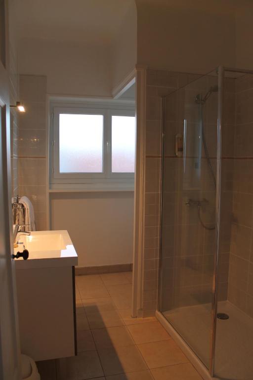 Hôtel de la Rhune - Dreibettzimmer