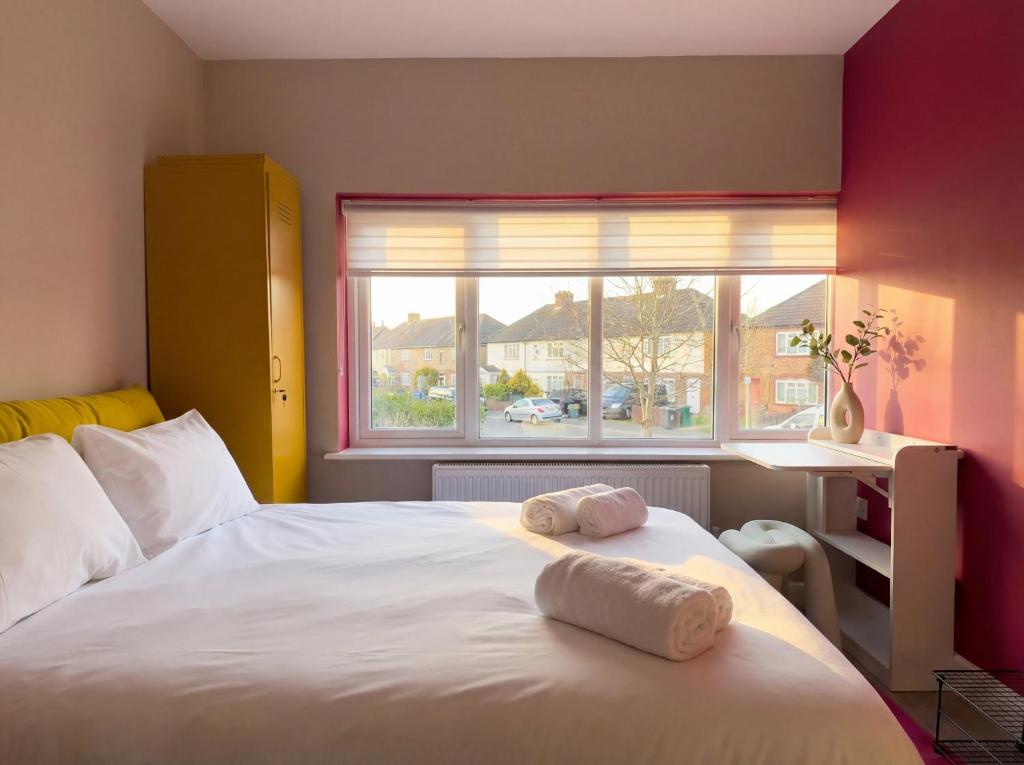 Zozy Clitterhouse - Standard Double Room