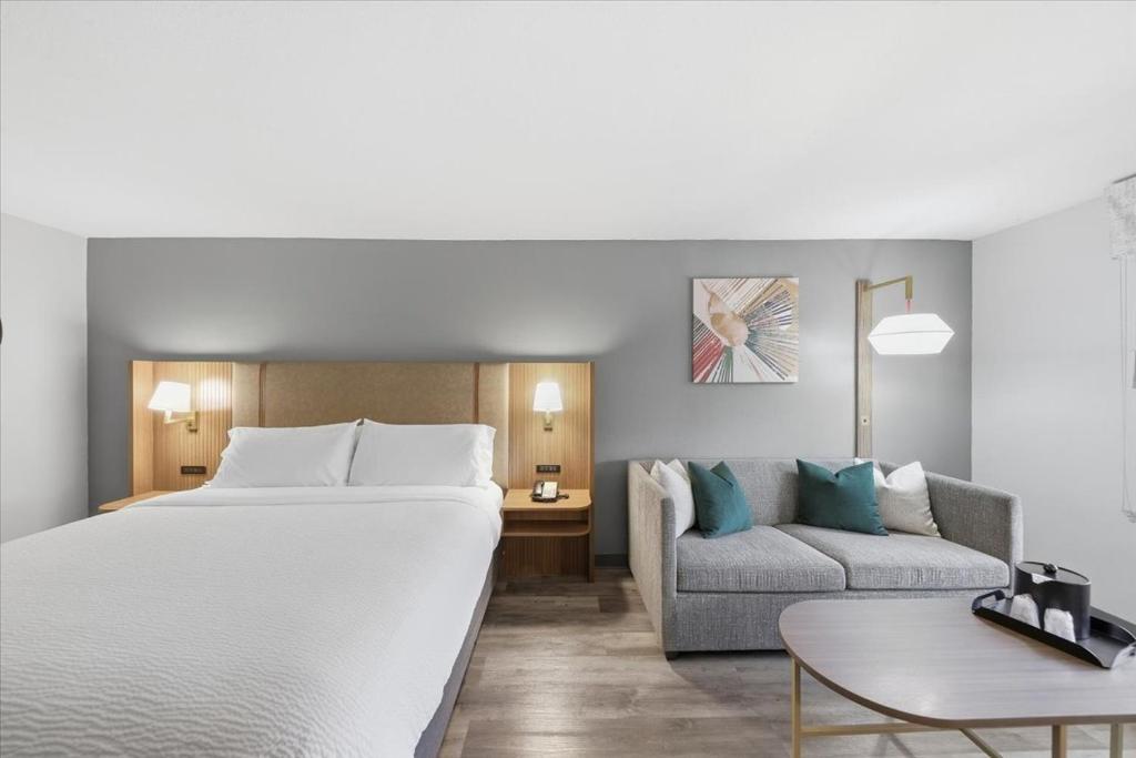Holiday Inn Atlanta-Northlake by IHG photo