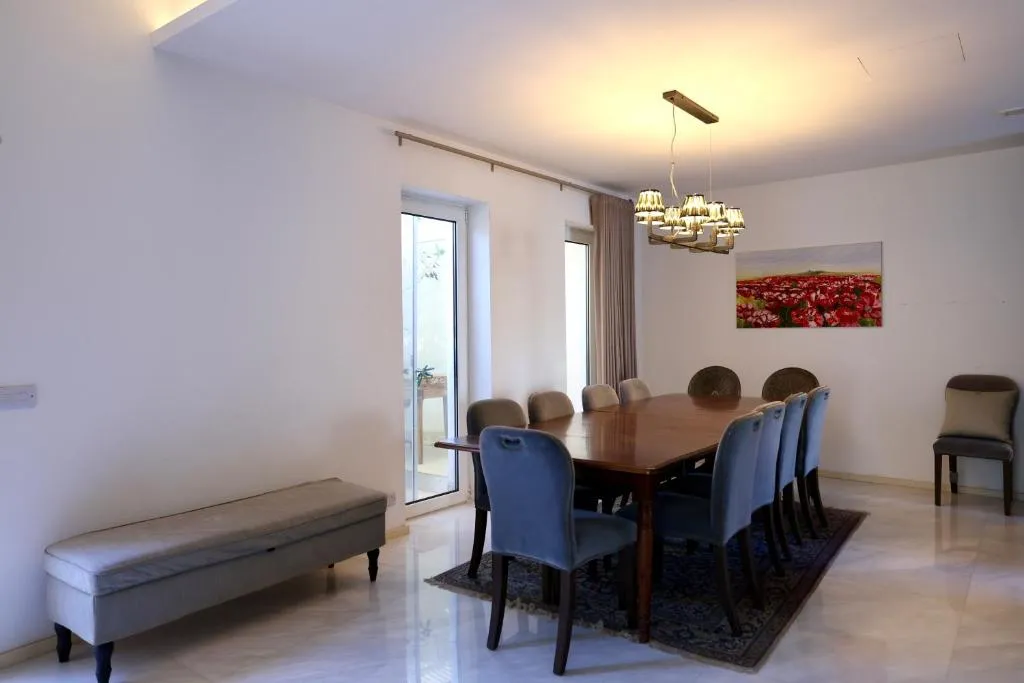 Urban Pool Retreat St Julians