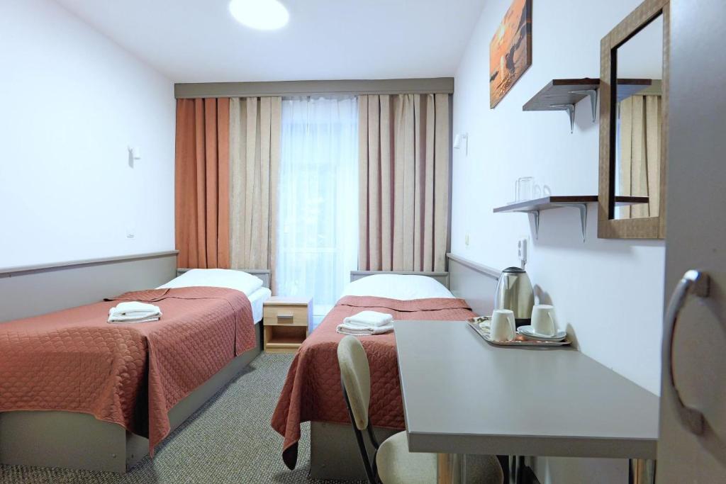 Hotel Zacisze - Habitación Doble Con Baño Privado