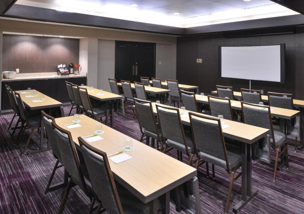 Courtyard by Marriott Charlotte Matthews photo