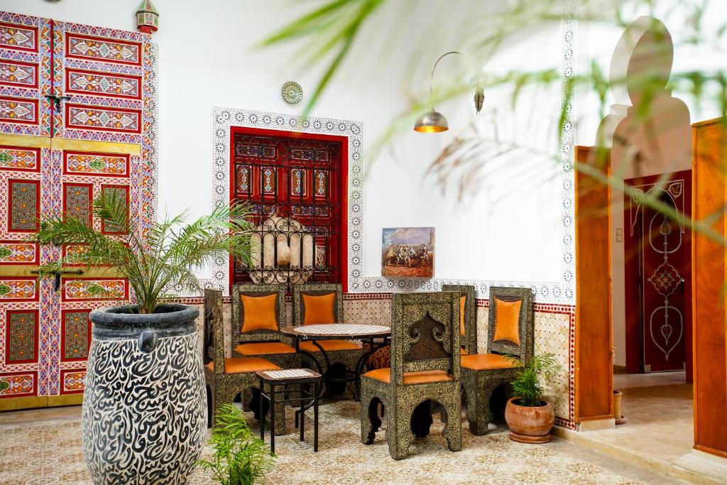 Riad Dar Mima Hnina - Private haven of peace, 2 pools, 10' from airport — photo 7