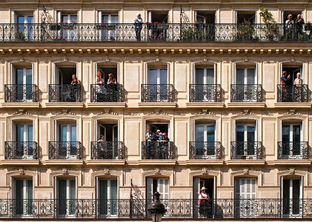 La Belle Vie à Paris - with balcony