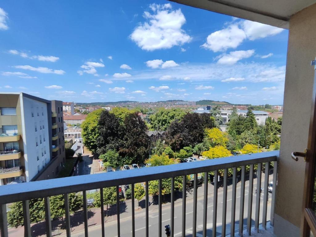 a view from the balcony of a apartment at Appartement spacieux in Argenteuil