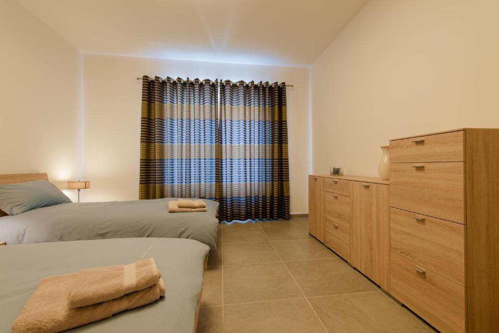 Seafront Apartment Sliema - 15