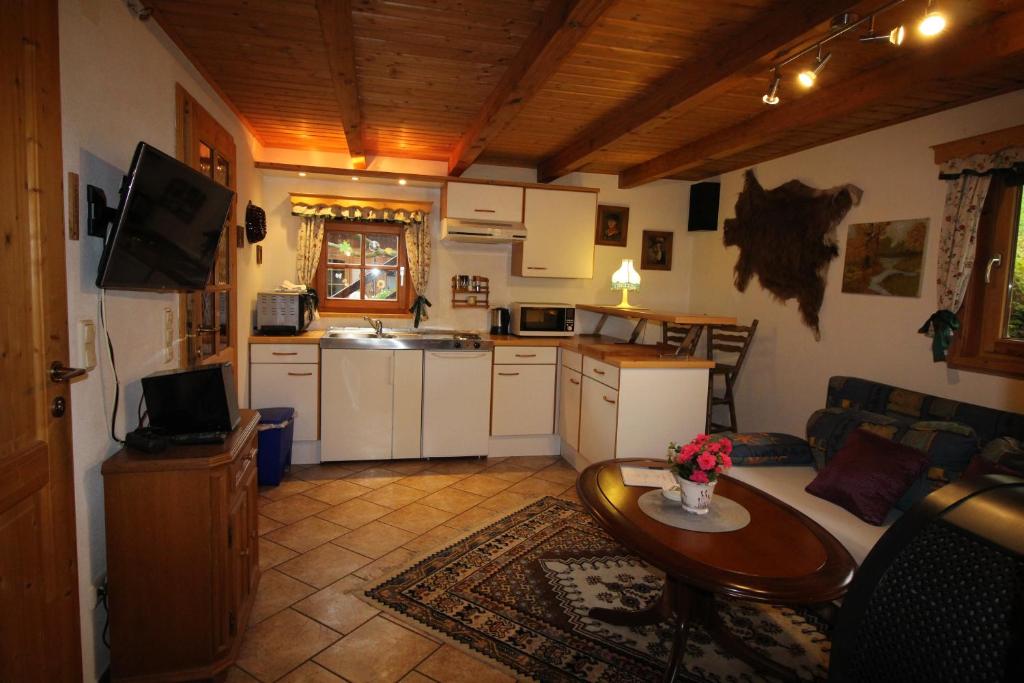 Kuchyňa alebo kuchynka v ubytovaní Gästehaus Schachnerhöhe