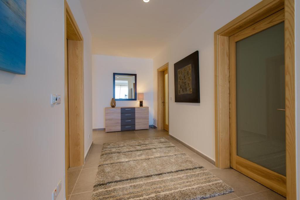 Seafront Apartment Sliema - 16