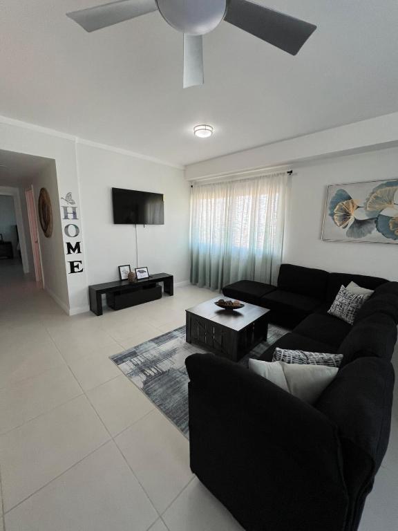 TV tai viihdekeskus majoituspaikassa Serenity suites
