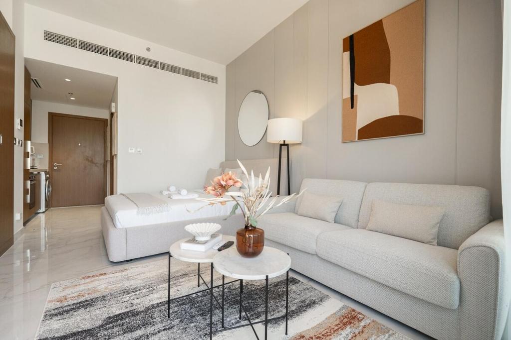 لابی و فضای عمومی Cozy studio in Azizi Mirage 1 Dubai Studio City - تصویر ۵