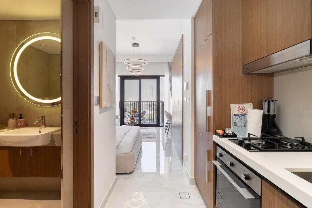 تصویر اتاق‌های Cozy studio in Azizi Mirage 1 Dubai Studio City - تصویر ۲
