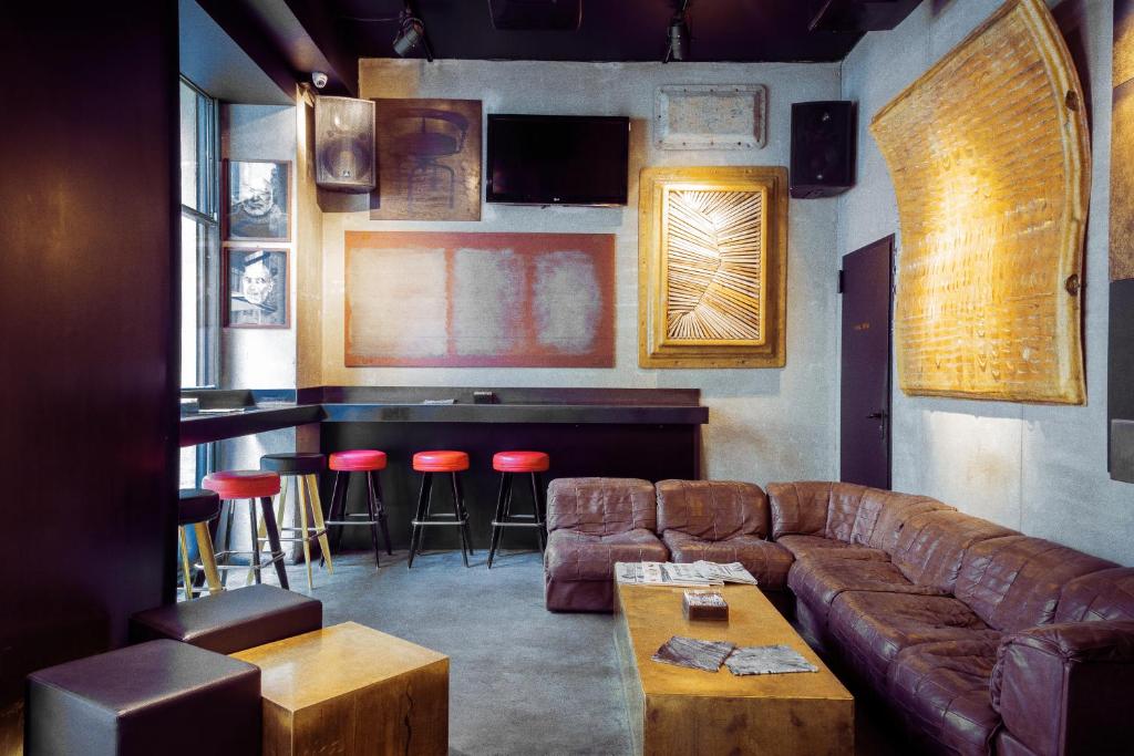 Posezení v ubytování STRAF, Milan, a Member of Design Hotels