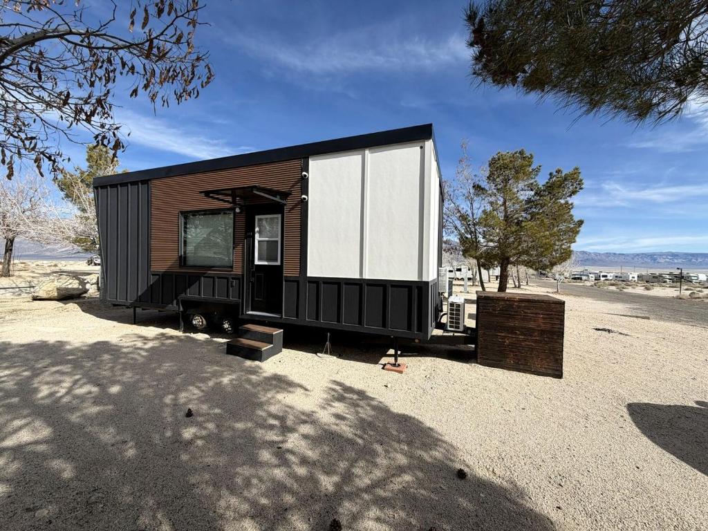 Stylish Modern Tiny House on Wheels with Stunning Mountain Views Near ...