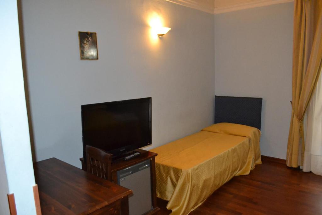Telewizja i/lub zestaw kina domowego w obiekcie Stesicorea Palace