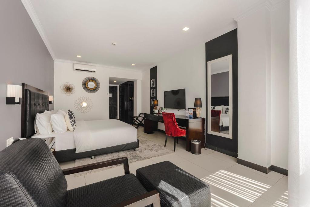Queenco Hotel & Casino - 