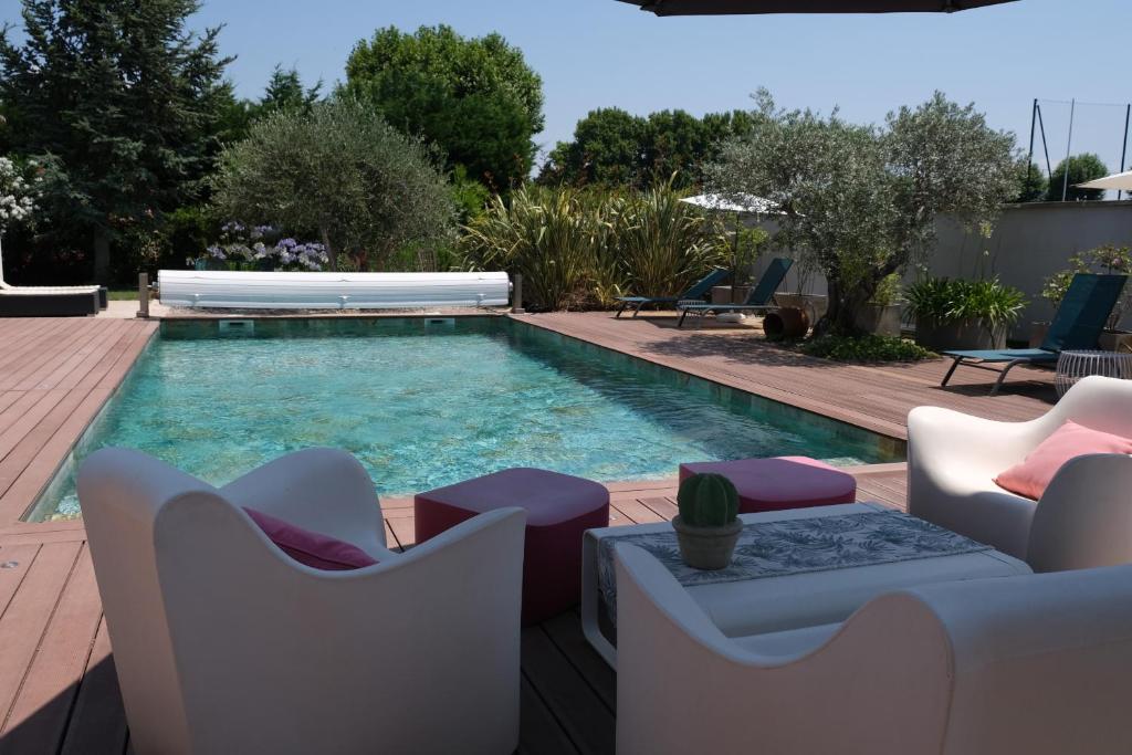 pleasant one-level villa with private pool in the thor village, close to l'isle sur la sorgue - 6 persons - Casa Vacanze Con 3 Camere Da Letto
