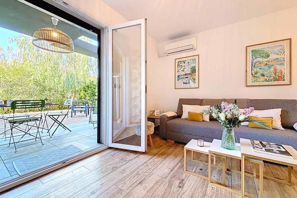 Antibes Private Garden & Pool Beach 2 km