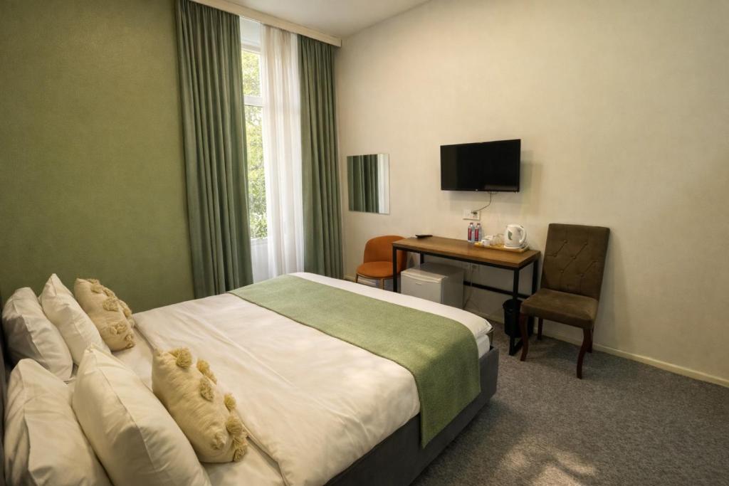 امکانات The Cozy Eight Hotel - تصویر ۴