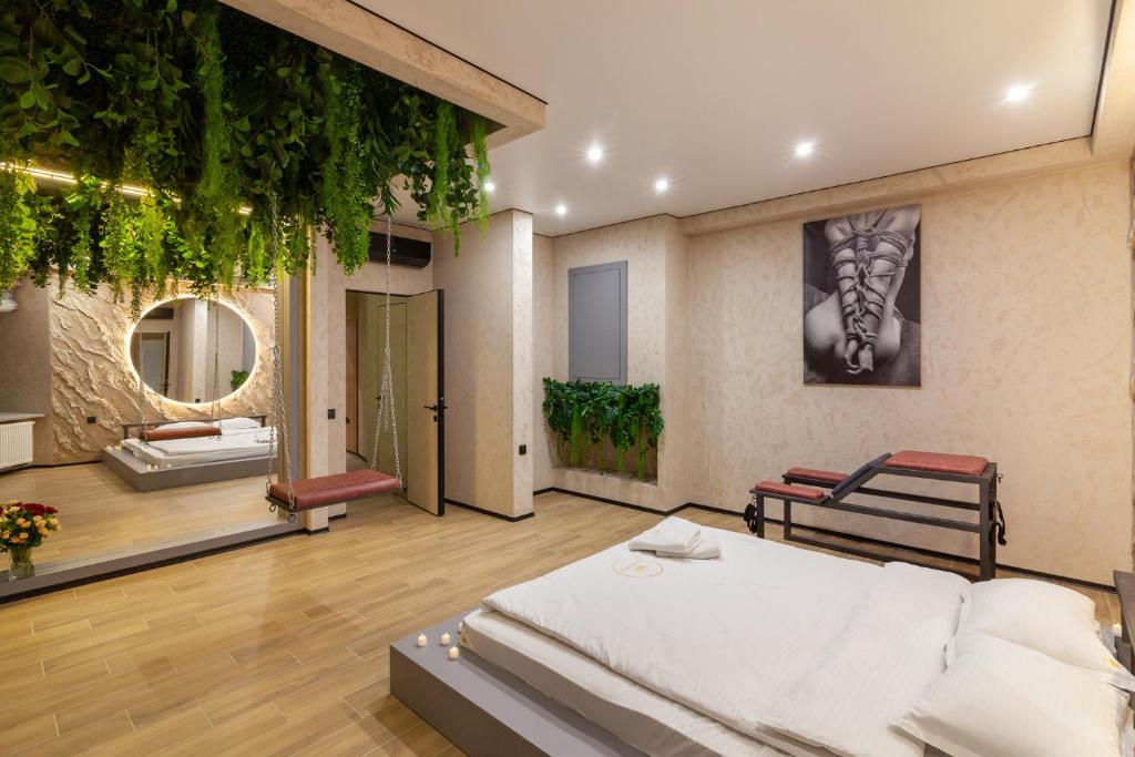 Royal Luxury Apartment with Sauna and Jacuzzi фото 5