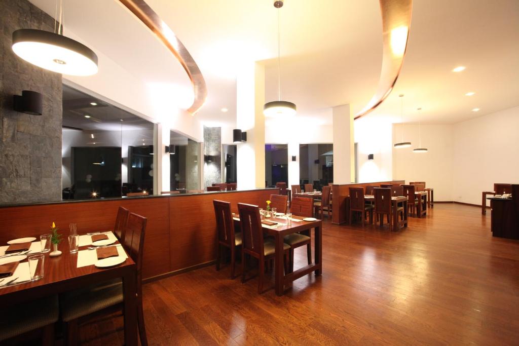 Restaurace v ubytování Sterling Ooty Fern Hill