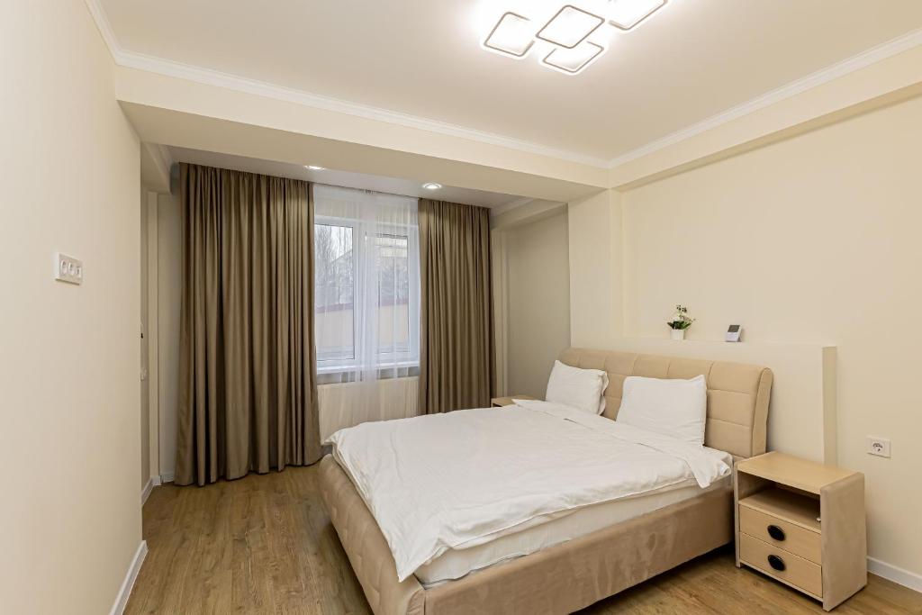 Large terrace, 1 bedroom and living apartment