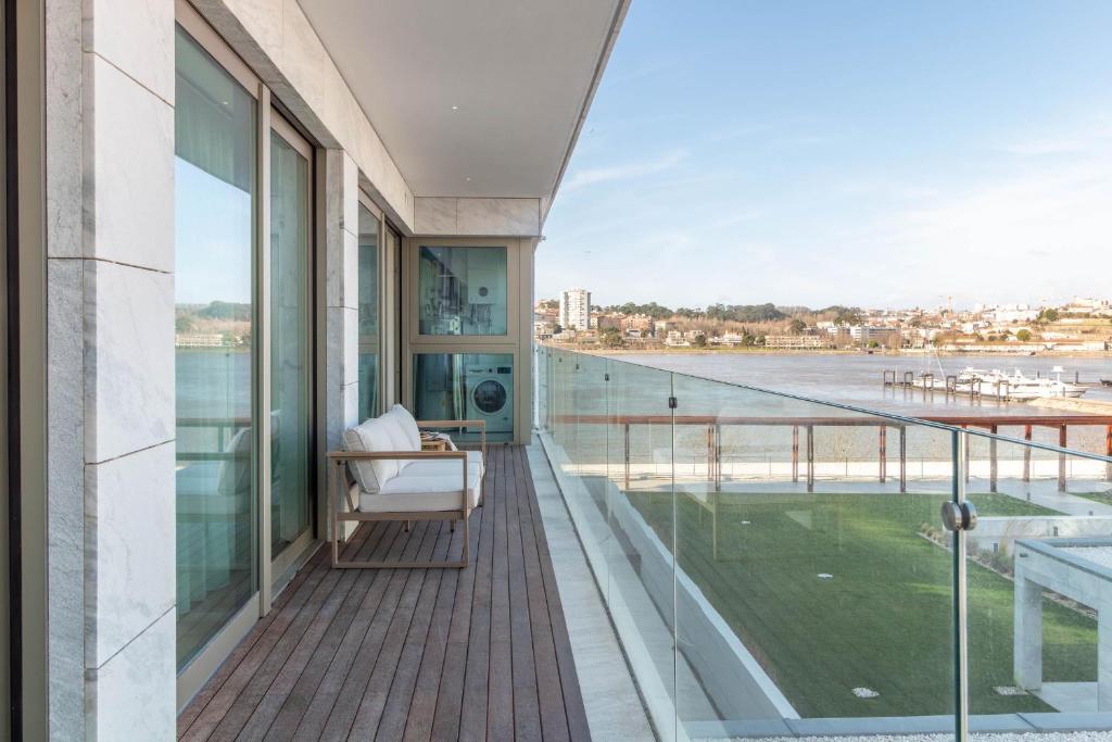 Afurada Riverfront 2BR by LovelyStay