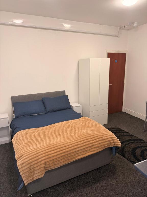 Your Cozy Colne Getaway Free parking and views - Housity