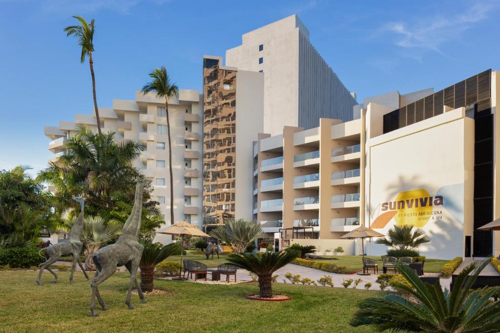 Jardín al aire libre en Sunvivia by Fiesta Americana Mazatlán