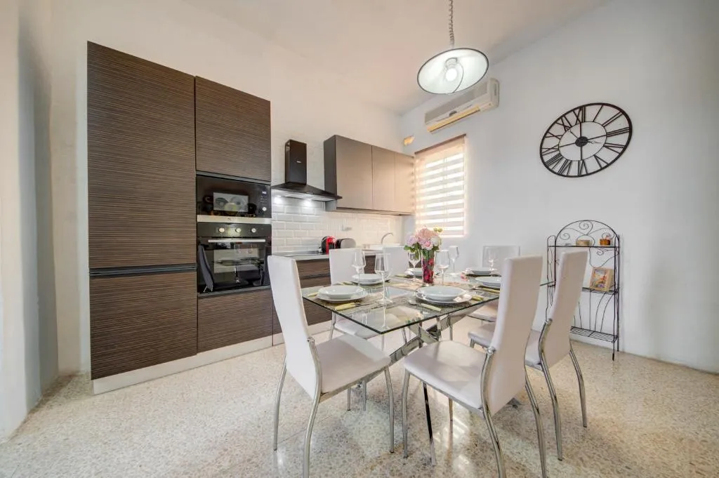 Seaview Promenade Maisonette 3BR 2BA