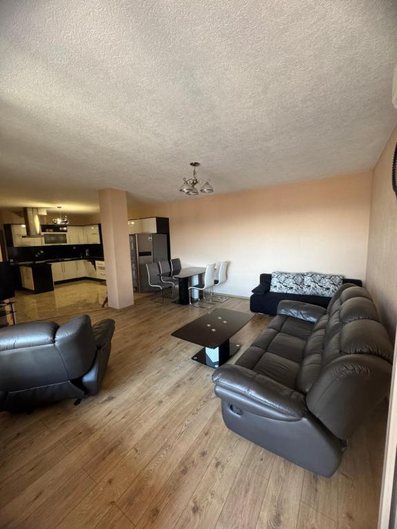 Луксозен апартамент в сърцето на Сандански - Housity