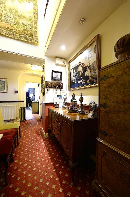 Meryan House Hotel - Twin Room