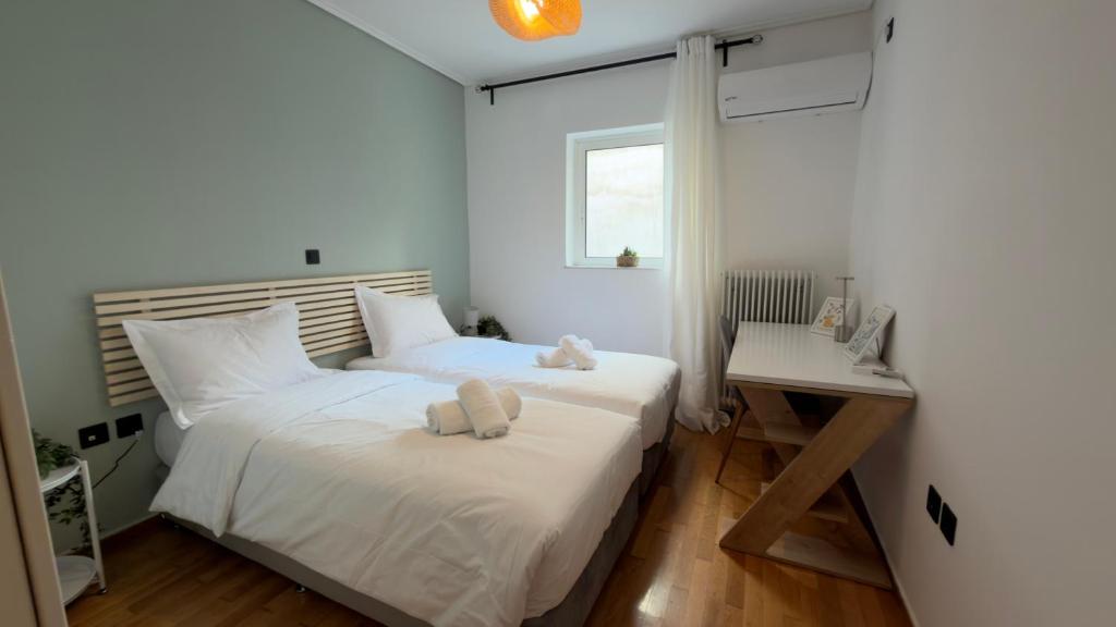 The Stylish Central 2BR Residence for 5