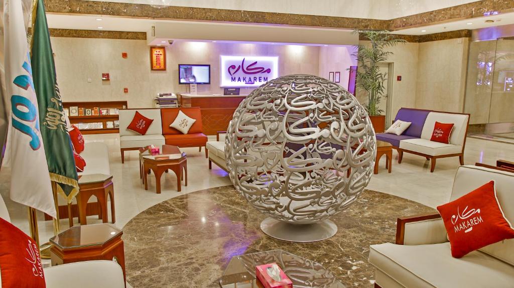 Posezení v ubytování Makarem Al Bait Al Azizia Hotel