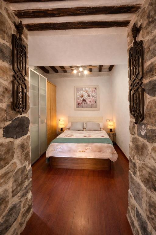 Historic 1905 Charm 3 min to Postiguet Beach