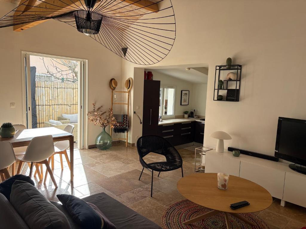 Maison de bord de mer ,Hyères, 3 chambres, jardin, calme